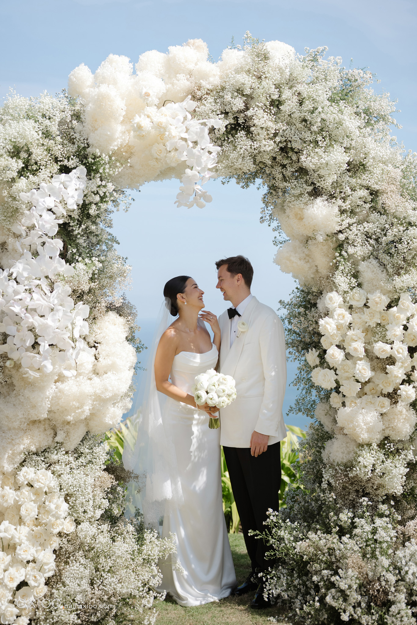 Axioo: In the Spur of the Moment